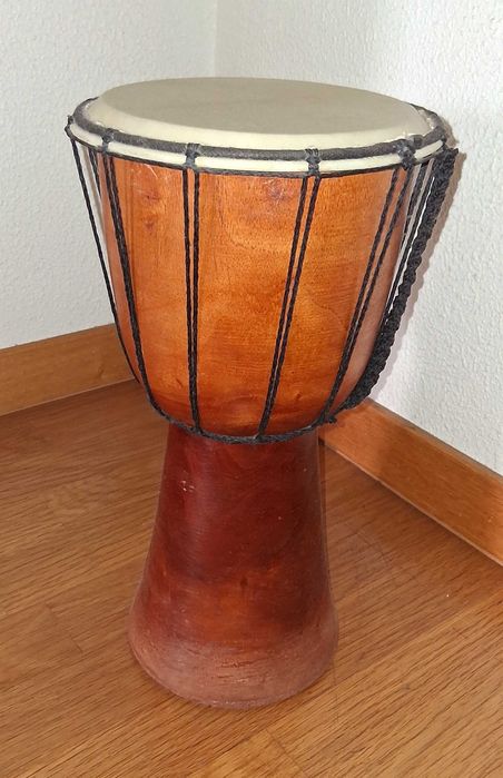 2 Djembé diferentes e em excelente estado - djimbe,  jembê - baratos