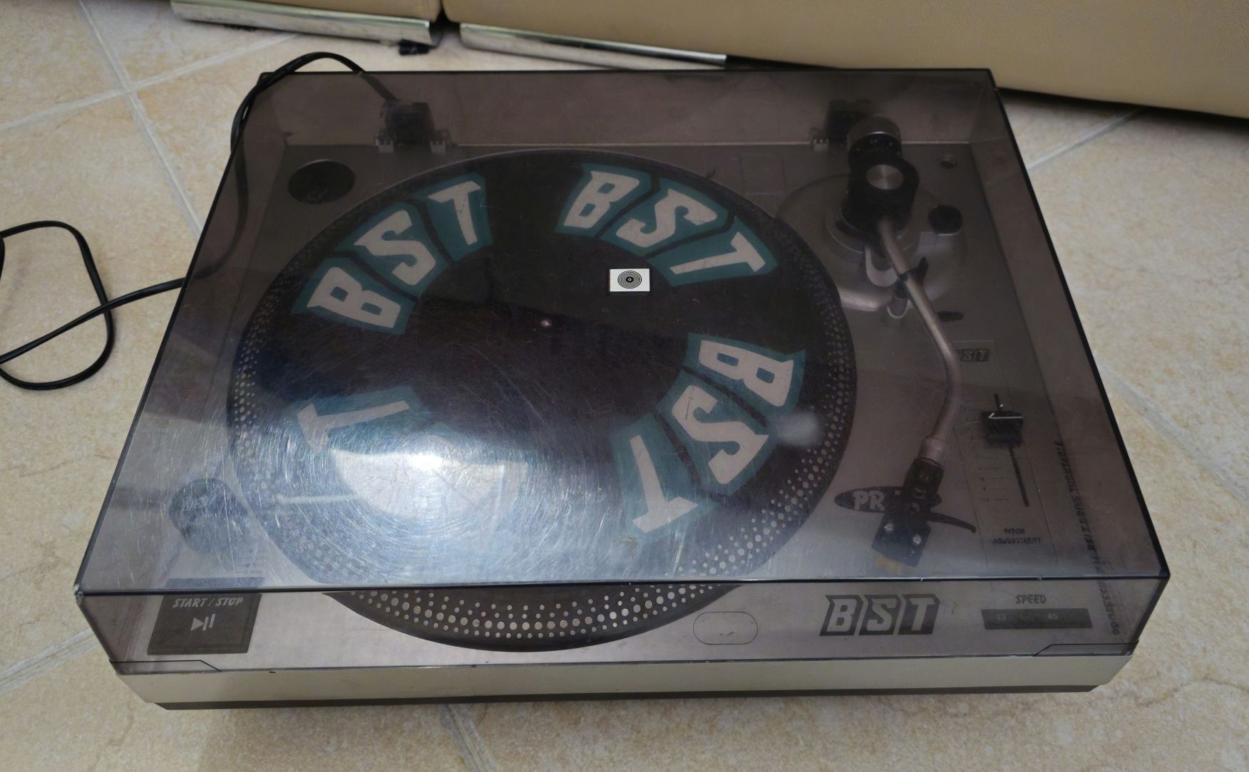 Gira-Discos Technics BST PR78 profissional
Profissional Belt drive tur