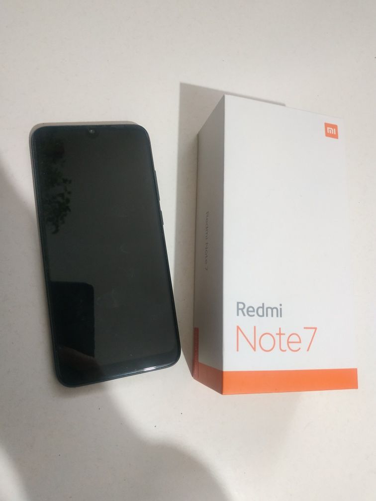 Телефон Xiaomi Redmi Note 7 4/64