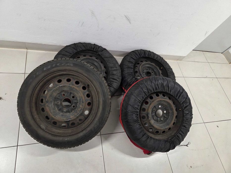 Koła zimowe (opony Jak NOWE na felgach) 205/55R16 Dębica Frigo HP2