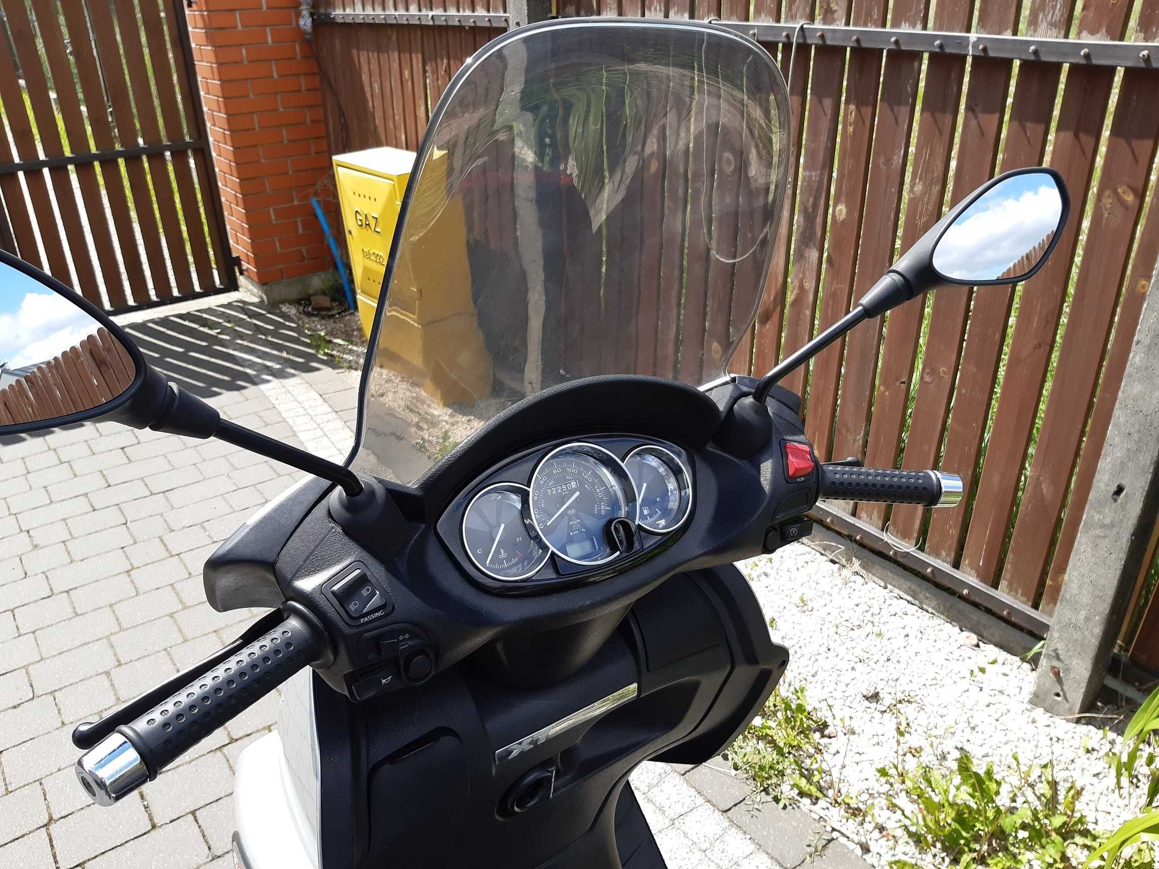 Sprzedam skuter Piaggio X7 250