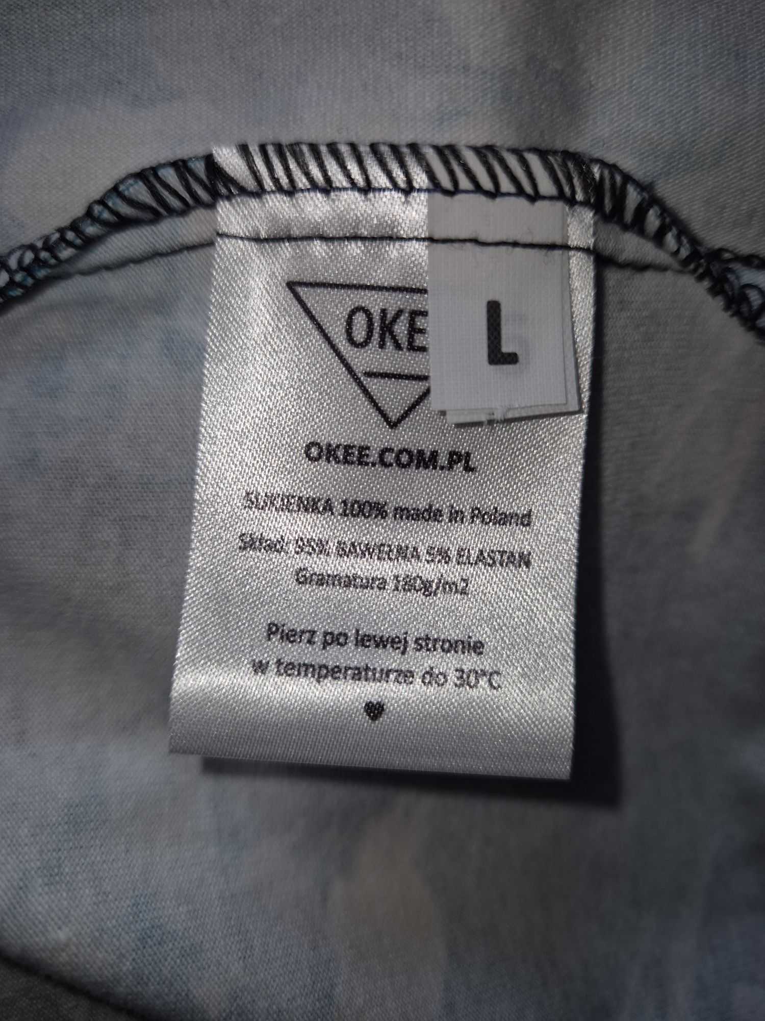 Sukienka Okee malowana szmaragd