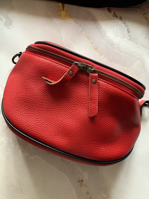 Кожаная красная бананка