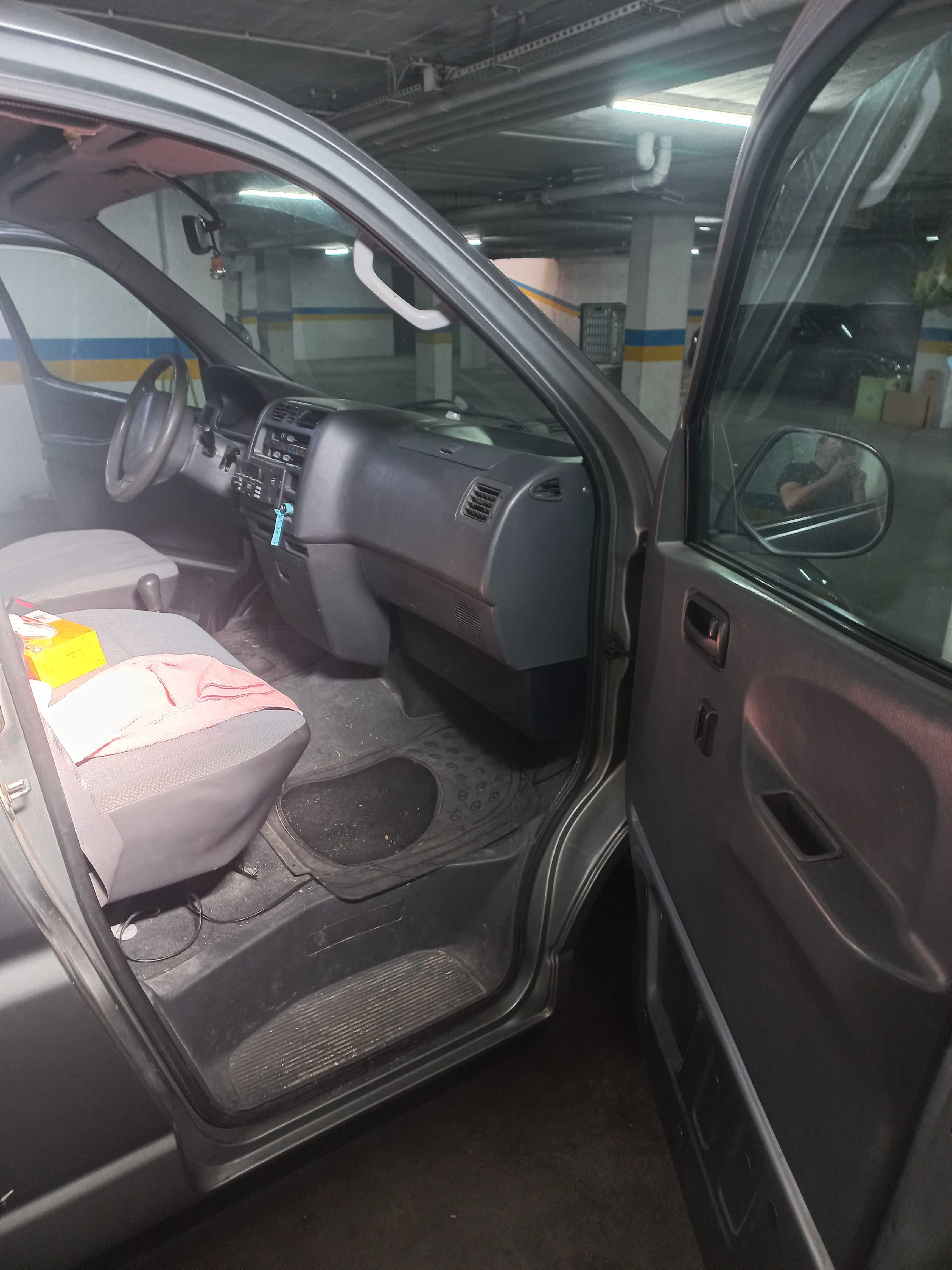 Toyota hiace 2004
