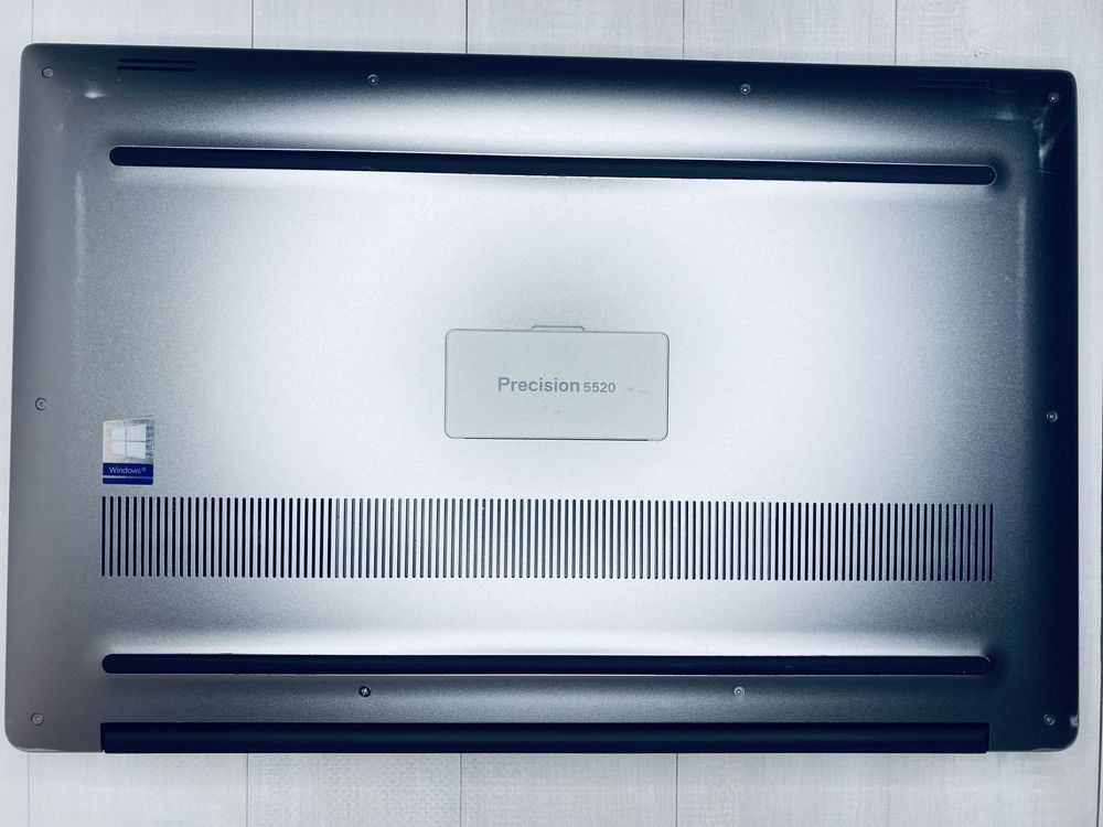 ‼️4K, Nvidia‼️Dell Precision 5520 15.6’ (3840x2160) Xeon E-1505M v5