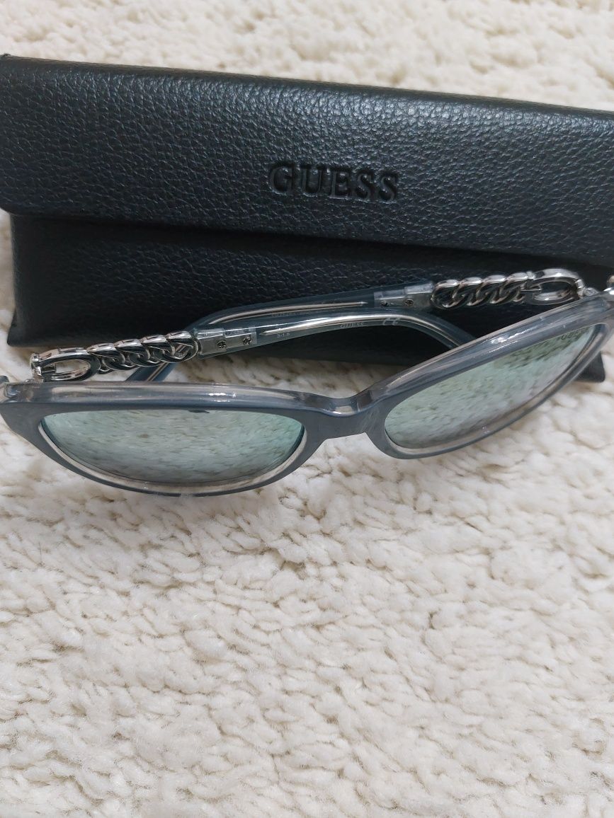Okulary lustrzane Guess
