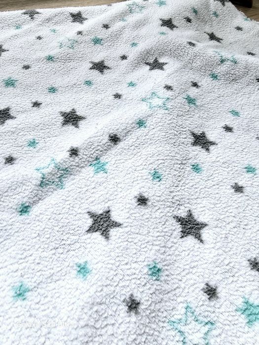 Kocyk polarowy cienitki stan  zadowalający.