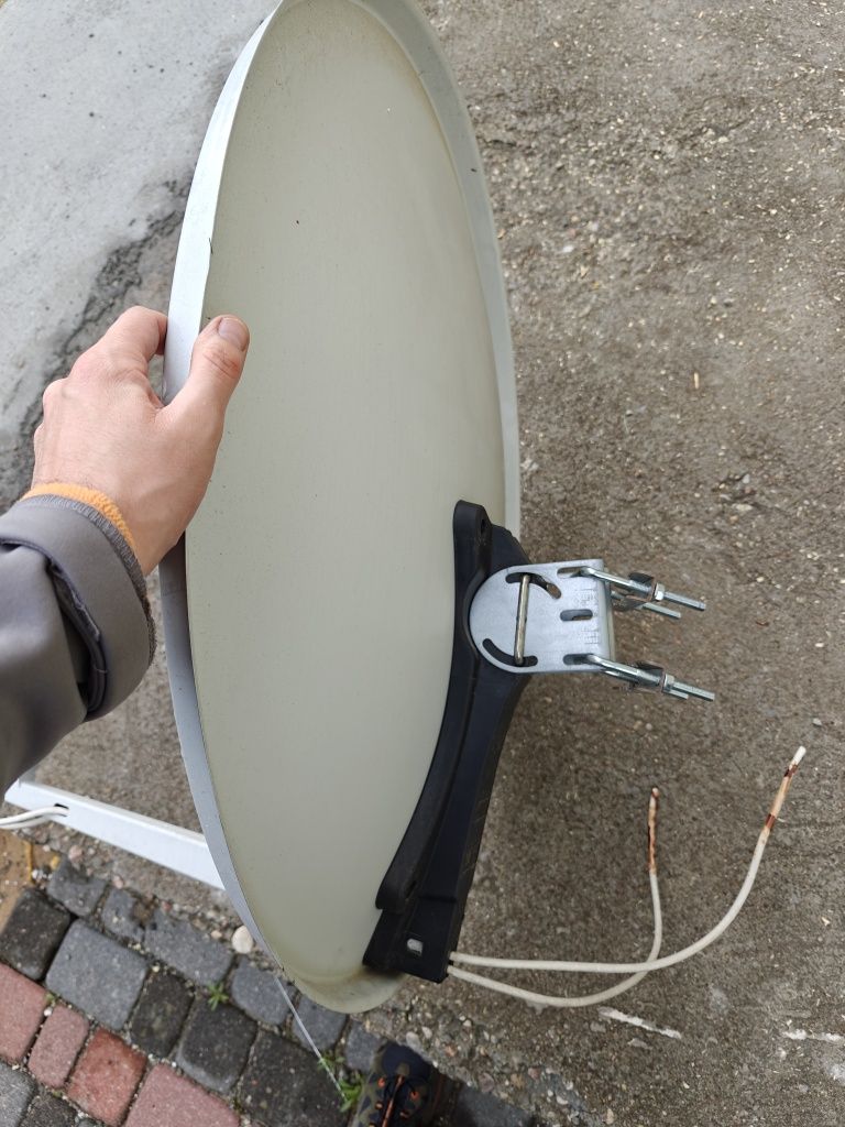 Antena satelitarna 80 konwerter w zestawie