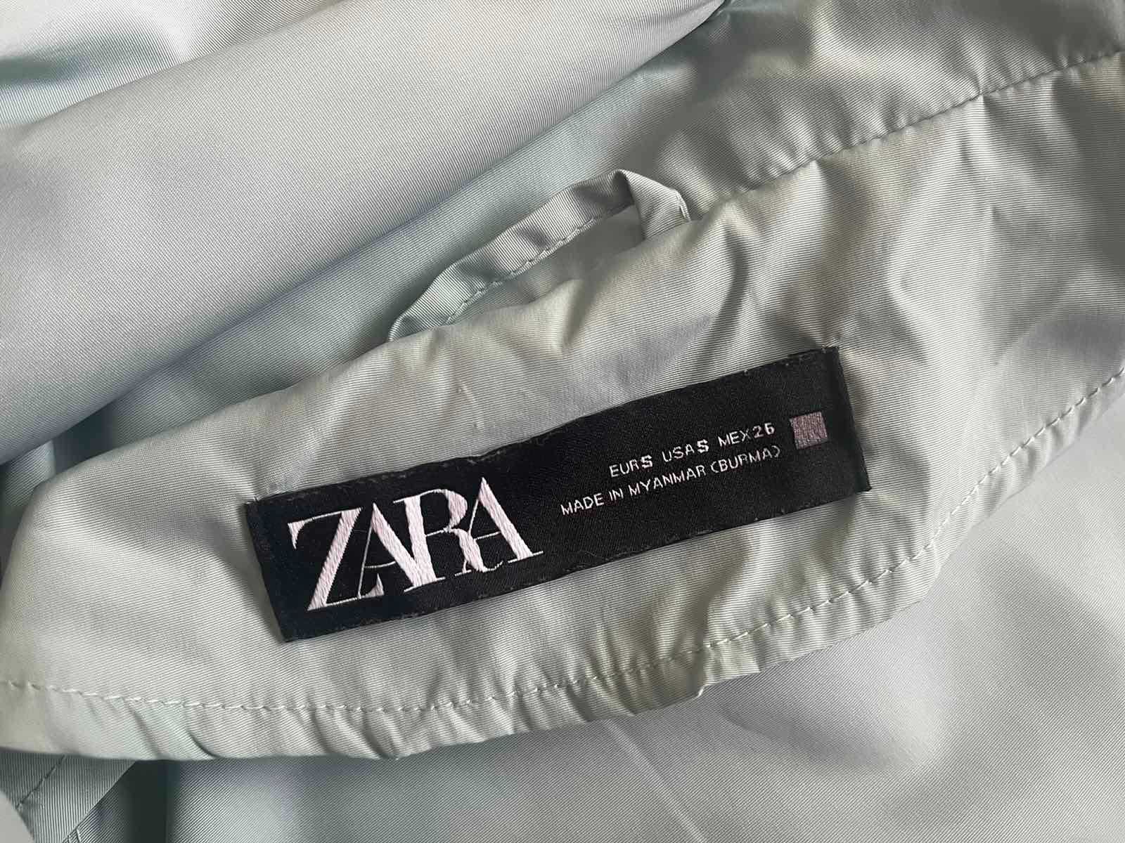 Лёгкая ветровка Zara