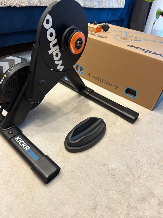 Wahoo KICKR CORE 2 Smart ze Zwift Cog/Click