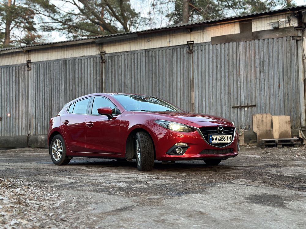 Mazda 3 2015 год 2.0 официальная