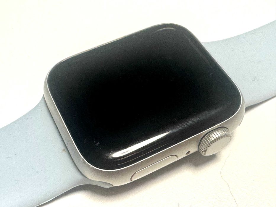 Smartwatch Apple Watch SE 40mm GPS 1st gen aluminium Bez blokad  kabel