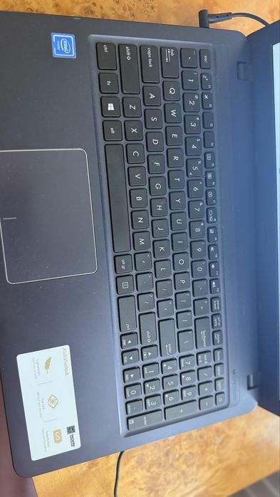 Laptop ASUS 15 cali