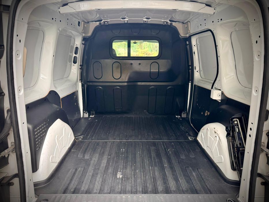 Vendo Renault Kangoo 1.5 DCI 2019-3lugares3