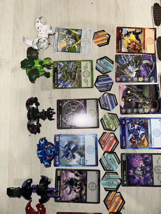 Bakugan - фігурки бакугани з картками та фішками