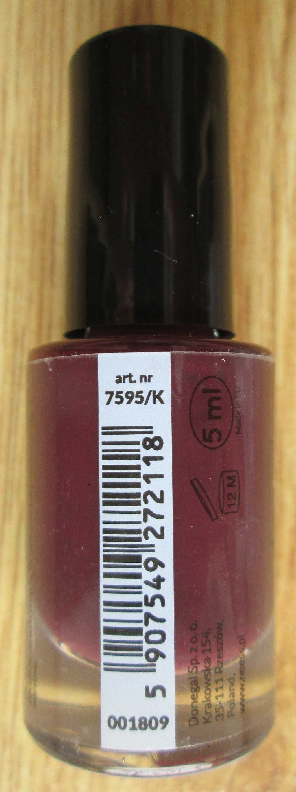 Klasyczny lakier do paznokci Czekolada Marmolada Neess 5 ml fioletowy.