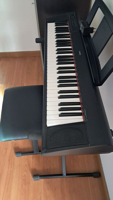 Piano Yamaha Piaggero NP-12