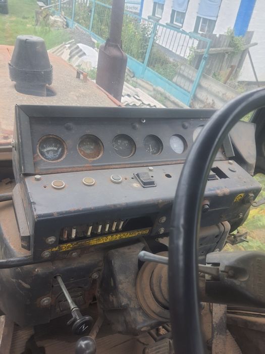 Трактор ЮМЗ 8244.2