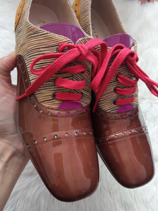 Черевики кольорові широкий каблук,туфлі лак,туфлі шнурки,ботильйони 38