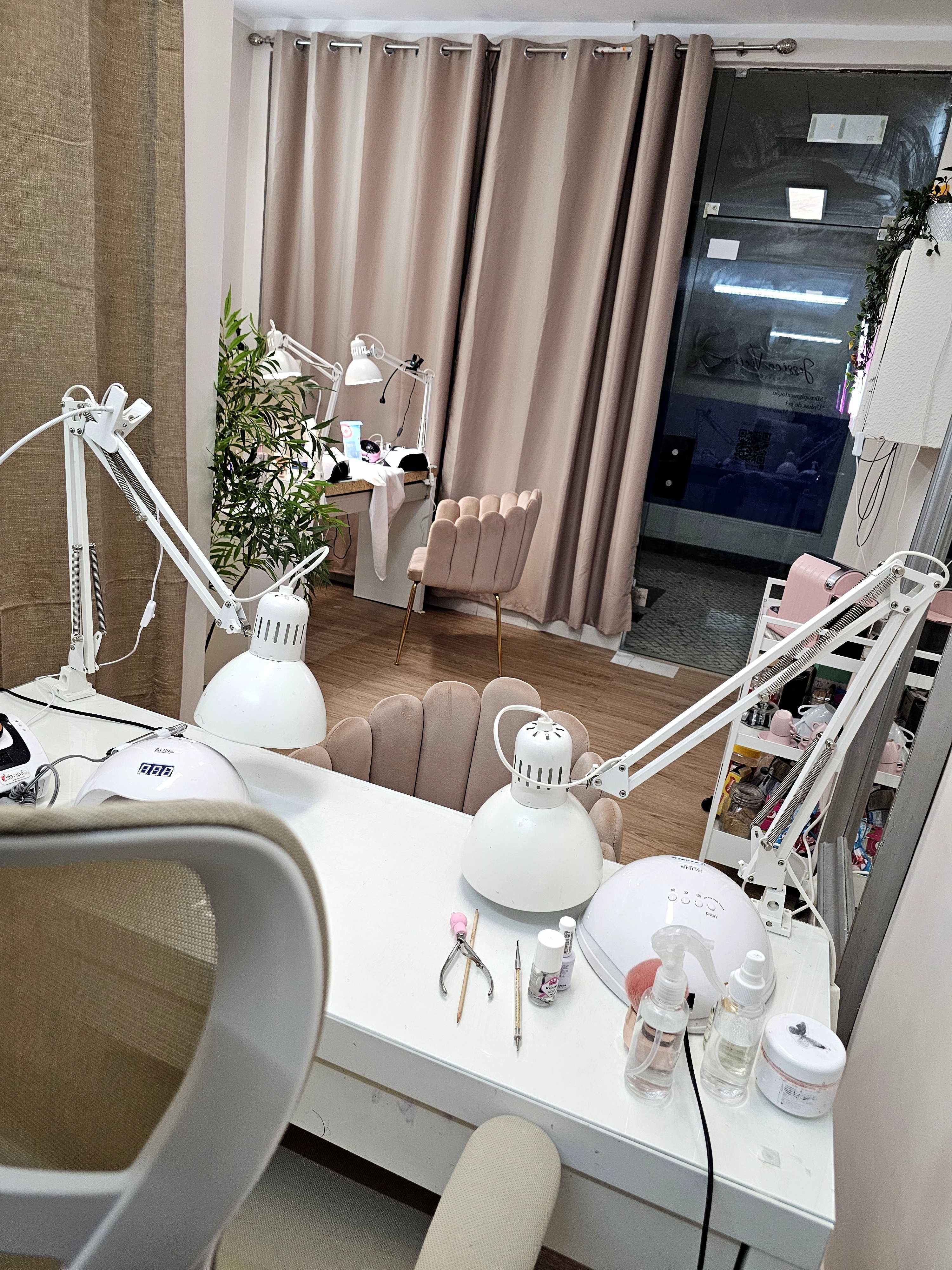 Alugo mesa para Manicure no quinta das conchas/lumiar