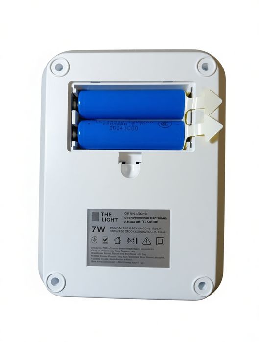 Акумуляторна настільна лампа 7W фірми The Light
