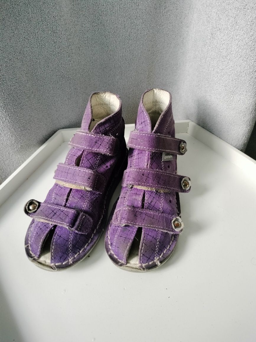 Buty profilaktyczne kapcie Daniel do przedszkola rozmiar 28