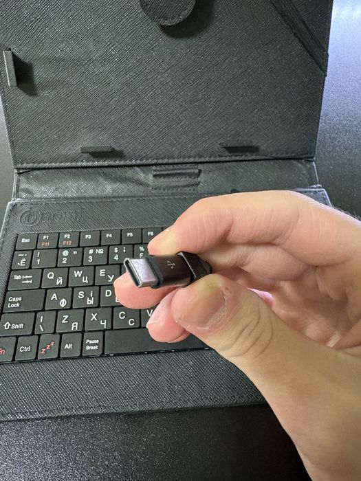 Чехол клавиатура для планшета