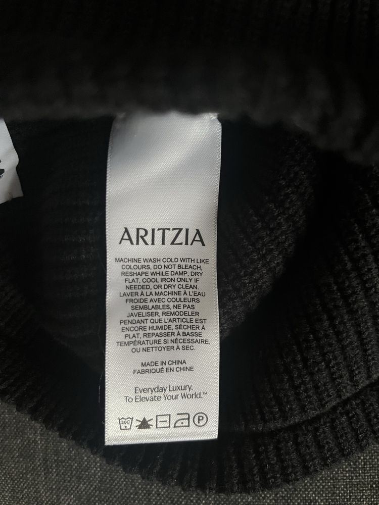 Aritzia баф черного цвета