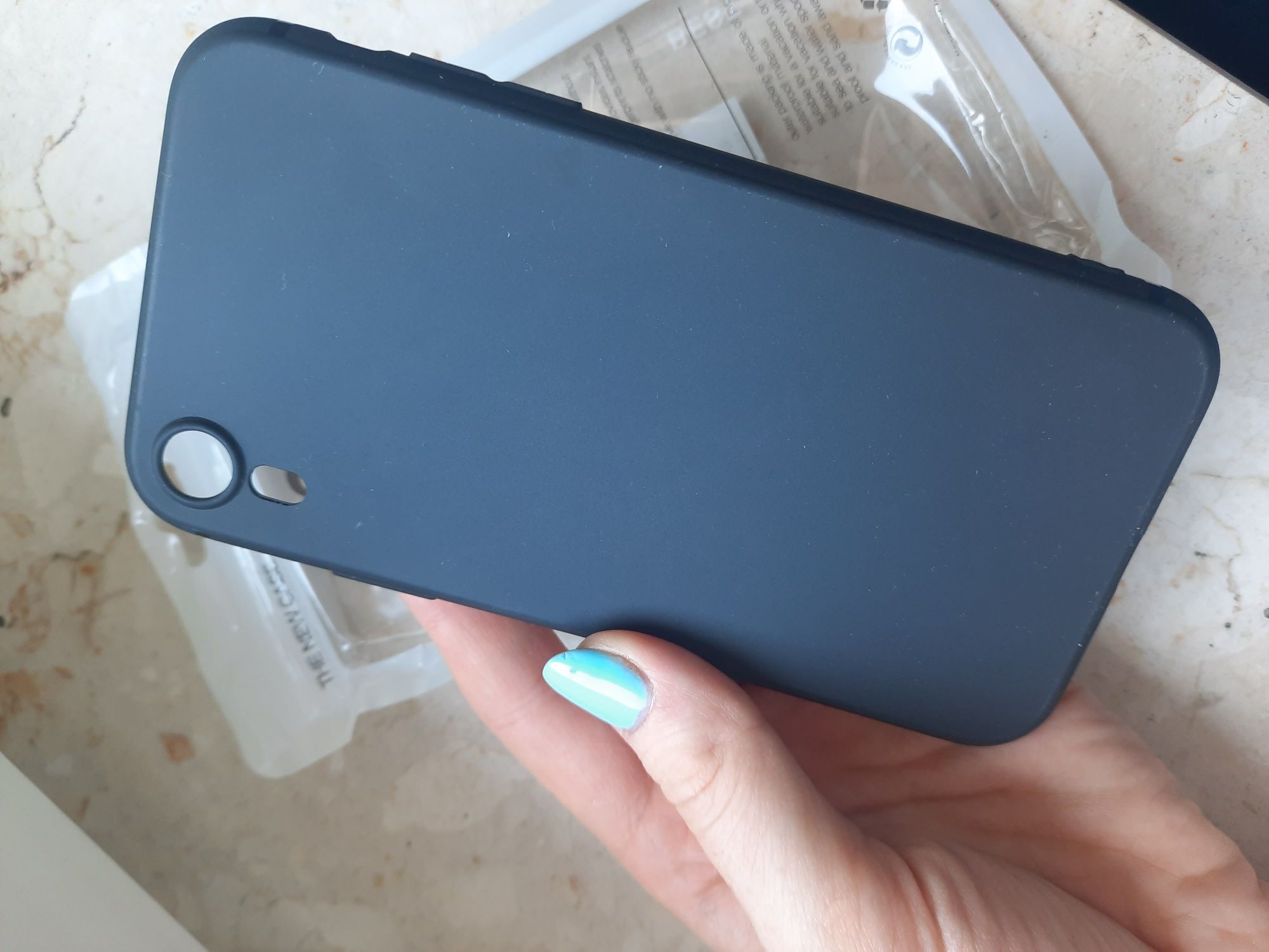 Etui na IPhone xr silikonowy czarny nowy