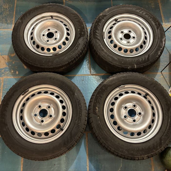 Диски Volkswagen Transporter 5 120 16 на зимовій гумі 216 65 16C