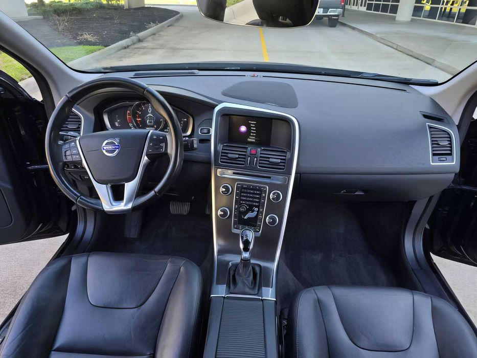 Volvo XC60      2016