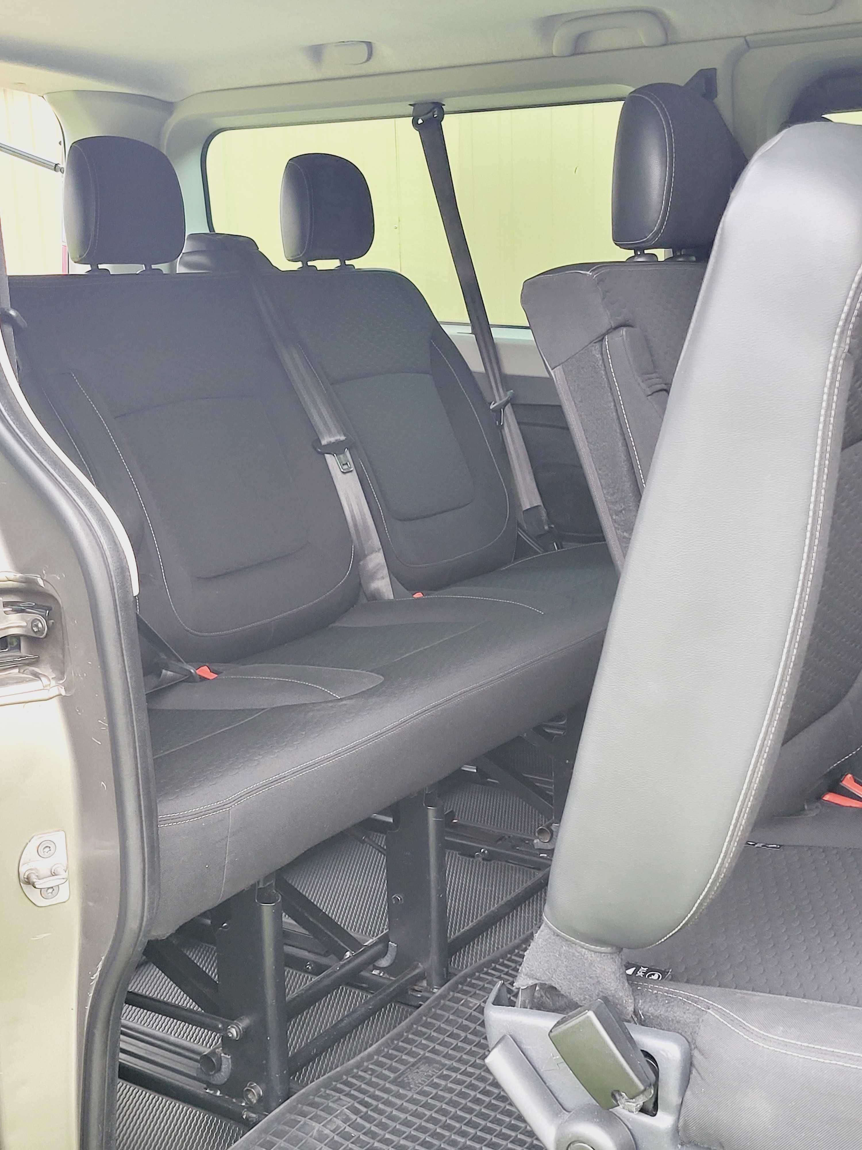 Wynajem Busa Opel Vivaro , Renault Trafic 9 osobowe,