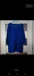 Kobaltowy sweter damski