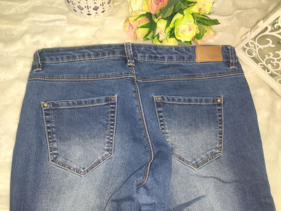 Jeansy Cropp rozmiar z metki M L