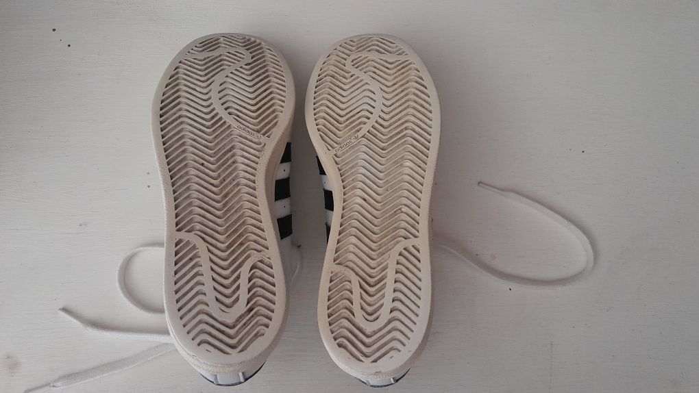 Sapatilhas adidas Superstar tamanho 36 1/2