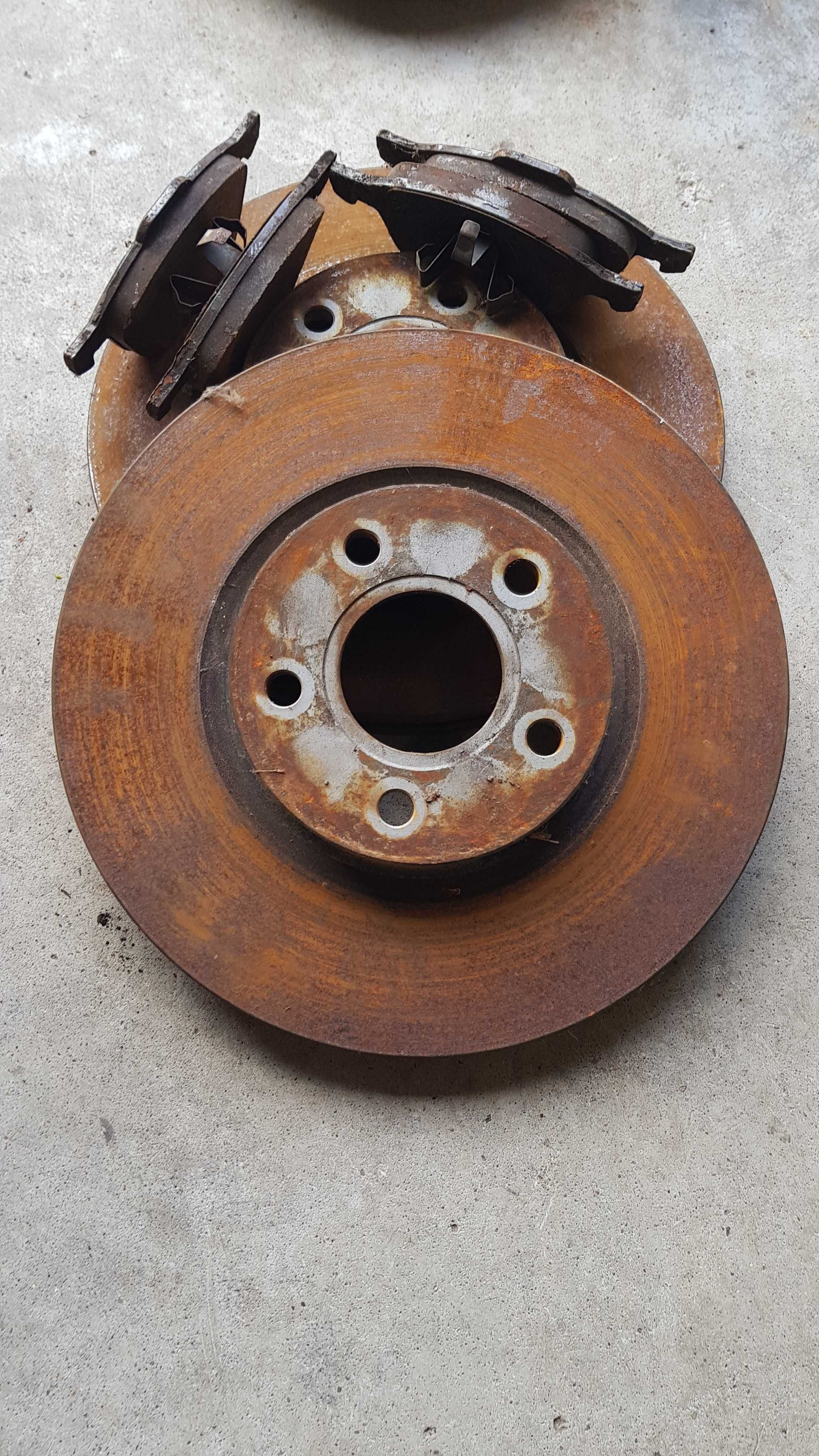 Ford Kuga MKI MK1 Tarcze hamulcowe przód