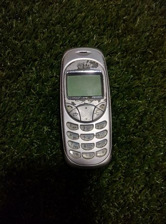 Кнопочный телефон LG B1300