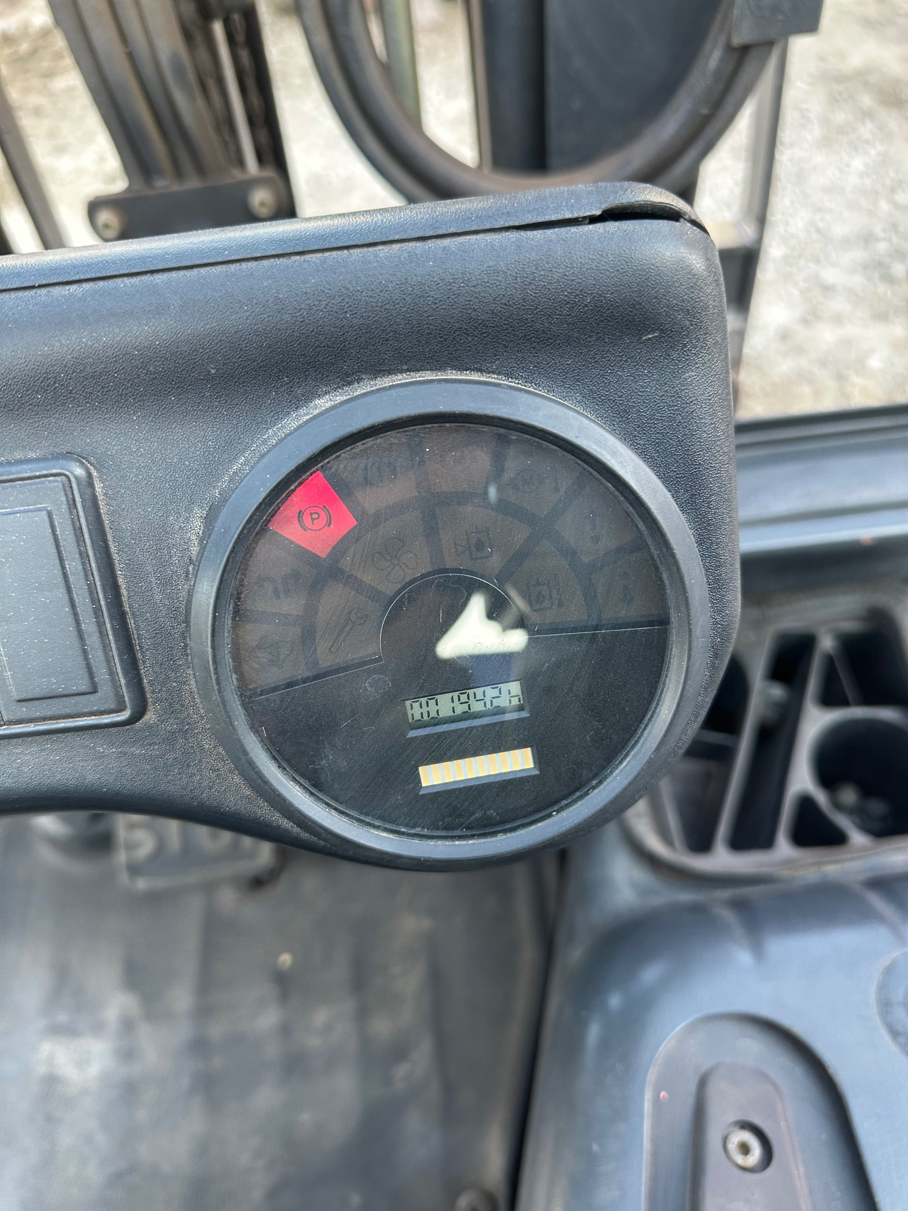 Навантажувач Linde E16