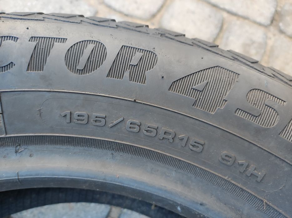 195.65.15 dwie opony Wielosezonowe Goodyear Vector 4 Seasons