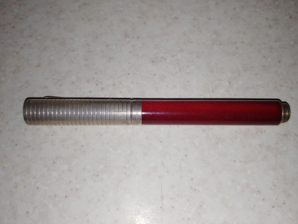 Серебряная лимитированная  шариковая ручка montegrapo