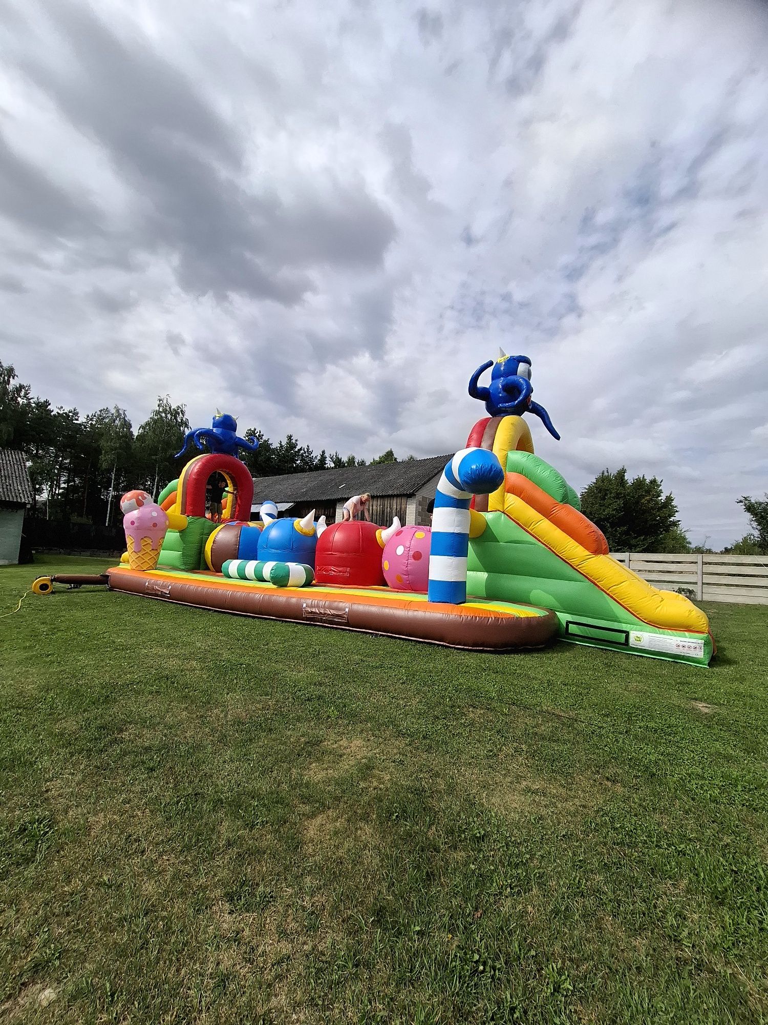 Wipe Ball Wipeout Tor przeszkód ze zjeżdżalnią