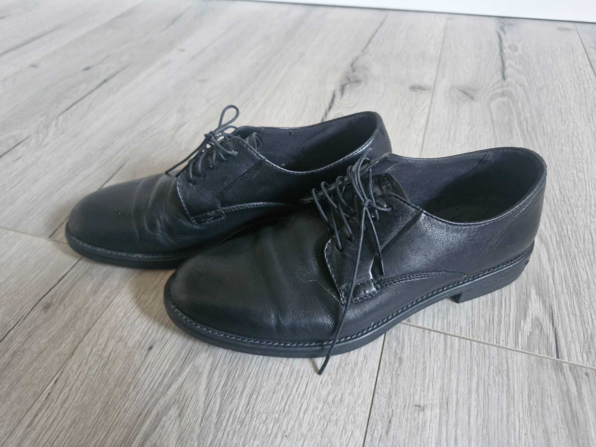 Eleganckie buty dla chłopca