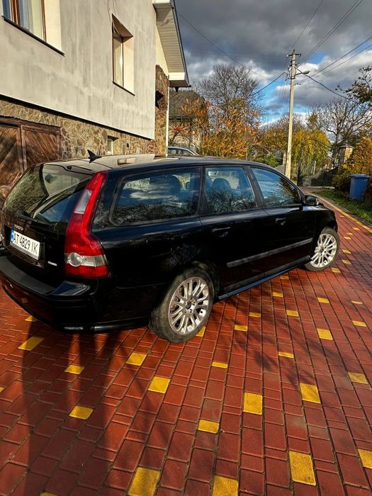 volvo v50 2004 року
