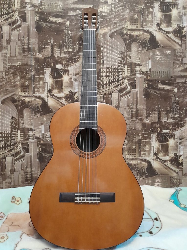 Гитара Yamaha C40