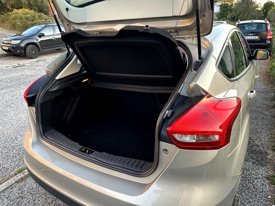 Ford Focus Diesel 2016 em óptimo estado