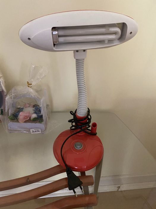 Настільна лампа