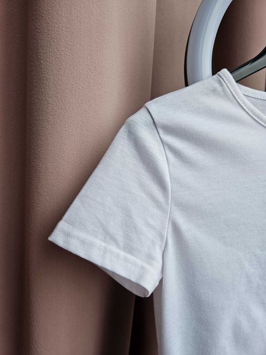 Biały top / krótki t-shirt z krótkim rękawem rozmiar S