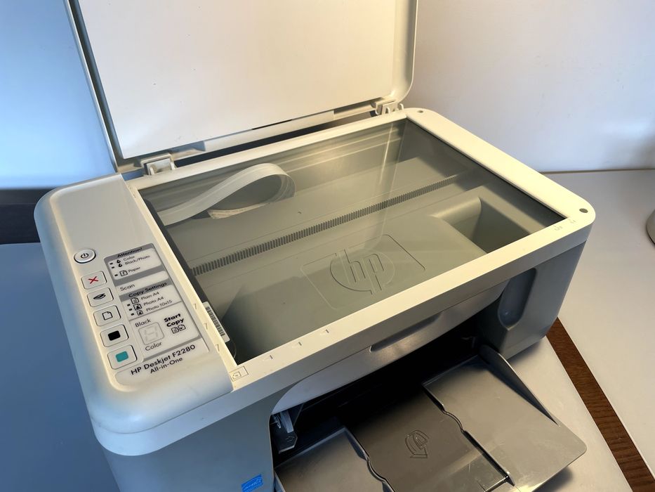 "Impressora HP DeskJet F2280 Completa - com Oferta de Tinteiro