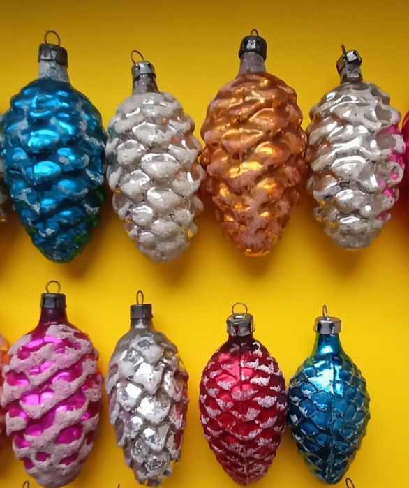 Bombki choinkowe PRL-zestaw 25 szyszek