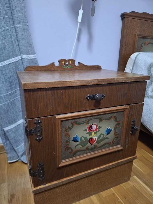 Zestaw mebli- łóżko, szafa, komoda, szafka nocna, lustro